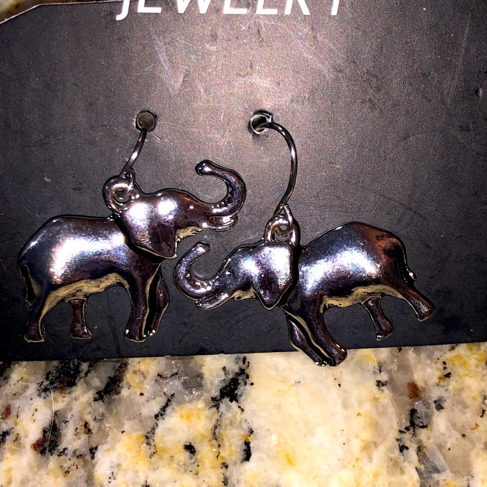 🔥 5/$50  Solid Silver Tone Elephant Earrings 🐘